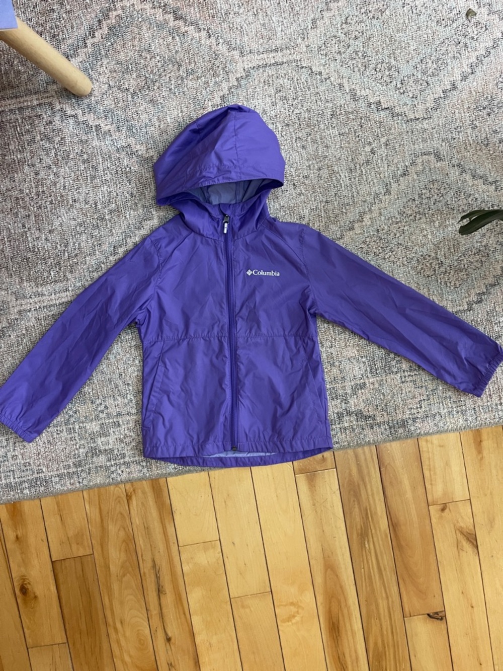 Girls Columbia Violet Hooded Packable Windbreaker rain jacket XS